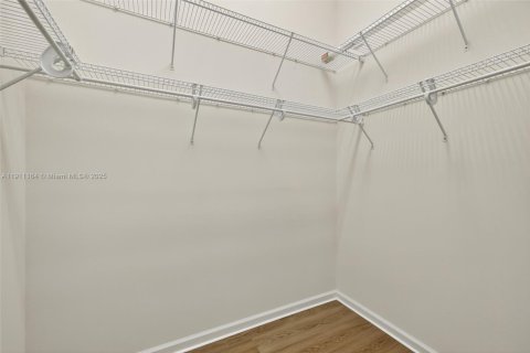 Купить виллу или дом в Порт-Сент-Луси, Флорида 3 спальни, 158.96м2, № 1968566 - фото 26