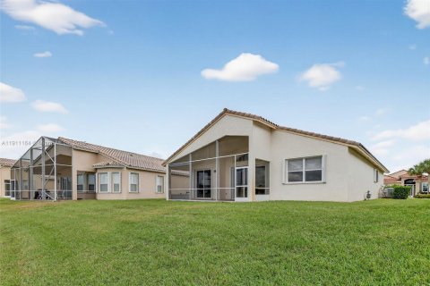 Купить виллу или дом в Порт-Сент-Луси, Флорида 3 спальни, 158.96м2, № 1968566 - фото 7