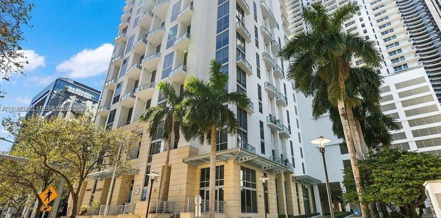 Estudio en el Condominio en Miami, Florida № 2055477