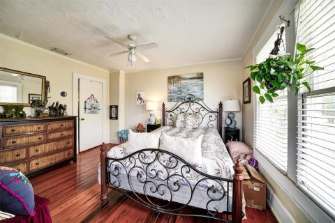 House in Saint Petersburg, Florida 4 bedrooms, 199.46 sq.m. № 1816006 - photo 26
