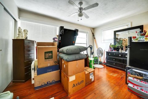 House in Saint Petersburg, Florida 4 bedrooms, 199.46 sq.m. № 1816006 - photo 21