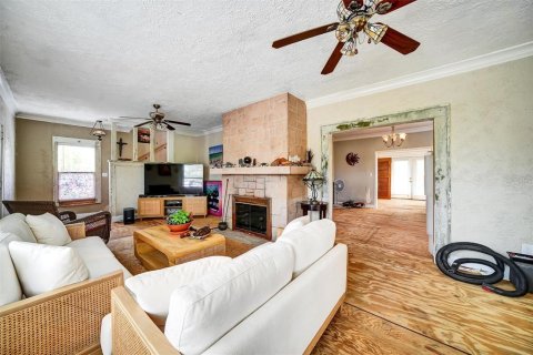 House in Saint Petersburg, Florida 4 bedrooms, 199.46 sq.m. № 1816006 - photo 2