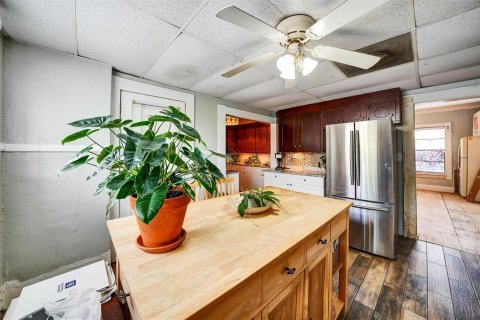House in Saint Petersburg, Florida 4 bedrooms, 199.46 sq.m. № 1816006 - photo 15