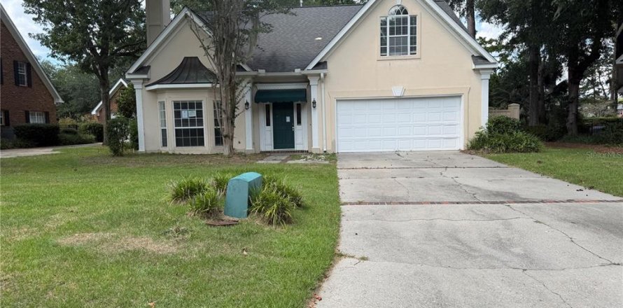 House in Tallahassee, Florida 3 bedrooms, 254.92 sq.m. № 2320771
