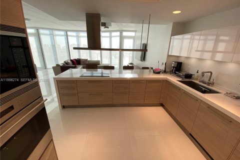 Condo in North Miami Beach, Florida, 2 bedrooms  № 2067435 - photo 3