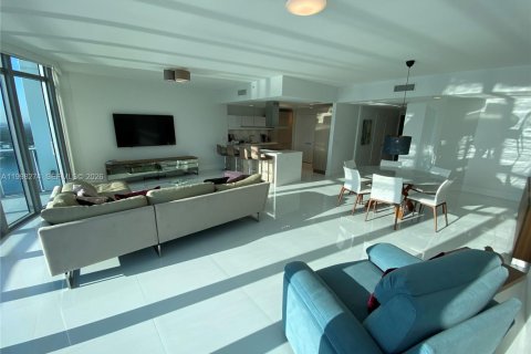 Condo in North Miami Beach, Florida, 2 bedrooms  № 2067435 - photo 24