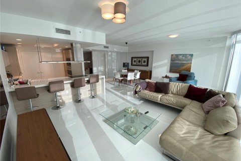 Condo in North Miami Beach, Florida, 2 bedrooms  № 2067435 - photo 8