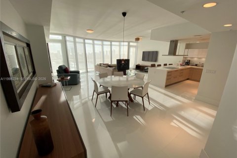 Condo in North Miami Beach, Florida, 2 bedrooms  № 2067435 - photo 6