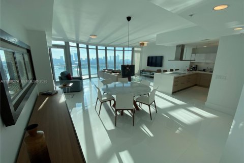 Condo in North Miami Beach, Florida, 2 bedrooms  № 2067435 - photo 28