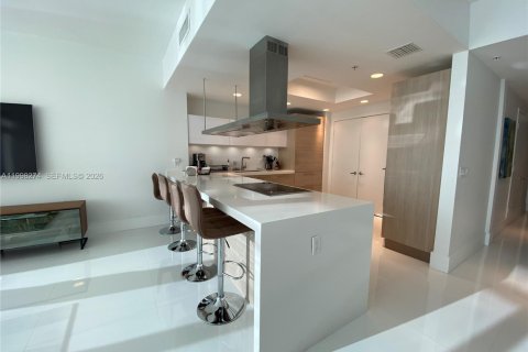 Condo in North Miami Beach, Florida, 2 bedrooms  № 2067435 - photo 9