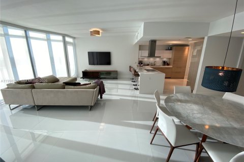 Condo in North Miami Beach, Florida, 2 bedrooms  № 2067435 - photo 5