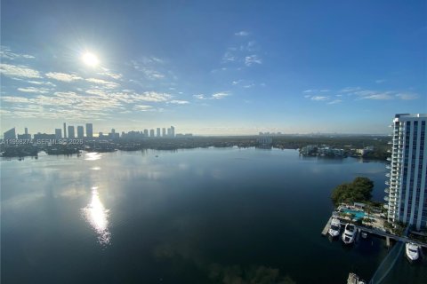 Condo in North Miami Beach, Florida, 2 bedrooms  № 2067435 - photo 21