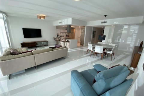 Condo in North Miami Beach, Florida, 2 bedrooms  № 2067435 - photo 7