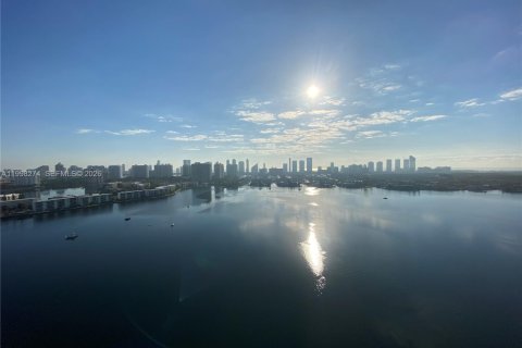 Condo in North Miami Beach, Florida, 2 bedrooms  № 2067435 - photo 20