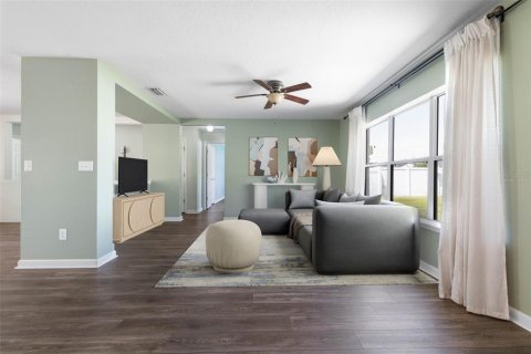 House in Palm Coast, Florida 4 bedrooms, 167.13 sq.m. № 2157795 - photo 13