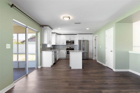 House in Palm Coast, Florida 4 bedrooms, 167.13 sq.m. № 2157795 - photo 6