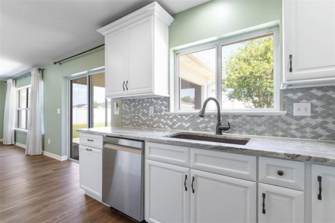 House in Palm Coast, Florida 4 bedrooms, 167.13 sq.m. № 2157795 - photo 12