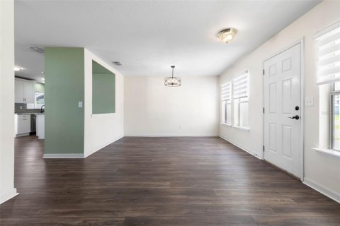 House in Palm Coast, Florida 4 bedrooms, 167.13 sq.m. № 2157795 - photo 5