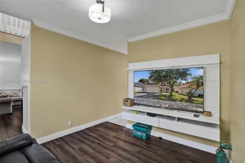 House in Weston, Florida 4 bedrooms, 198.16 sq.m. № 2244209 - photo 19