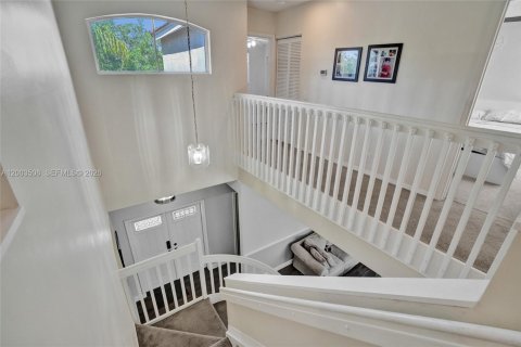 House in Weston, Florida 4 bedrooms, 198.16 sq.m. № 2244209 - photo 28