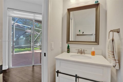 House in Weston, Florida 4 bedrooms, 198.16 sq.m. № 2244209 - photo 27
