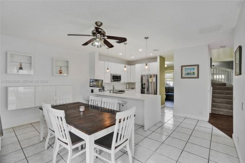 House in Weston, Florida 4 bedrooms, 198.16 sq.m. № 2244209 - photo 15