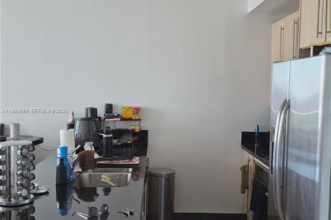 Condo in Miami, Florida, 1 bedroom  № 2064967 - photo 4