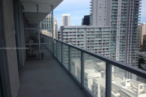 Condo in Miami, Florida, 1 bedroom  № 2064967 - photo 2