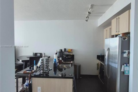 Condo in Miami, Florida, 1 bedroom  № 2064967 - photo 6