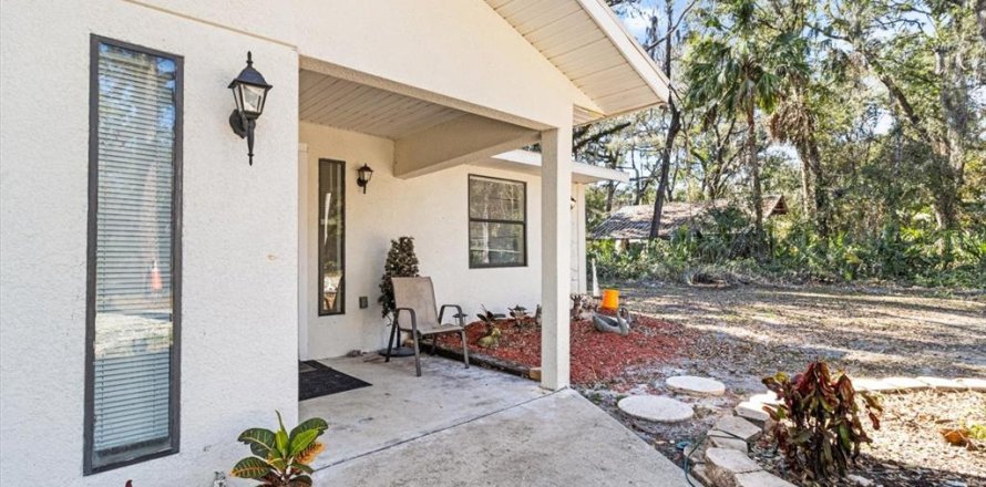 House in Crystal River, Florida 4 bedrooms, 217.02 sq.m. № 1552218