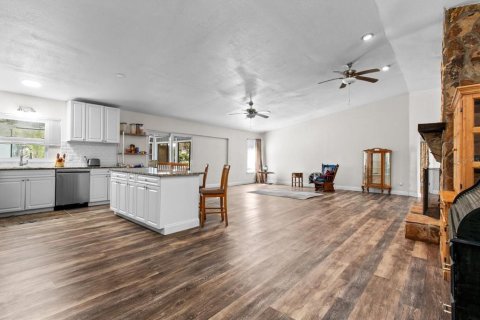 House in Crystal River, Florida 4 bedrooms, 217.02 sq.m. № 1552218 - photo 16