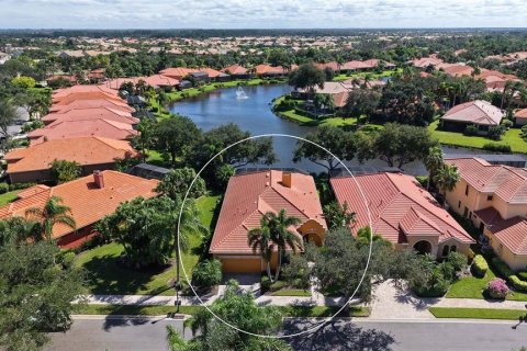 Villa ou maison à vendre à Sarasota, Floride: 3 chambres, 263.94 m2 № 2428919 - photo 2