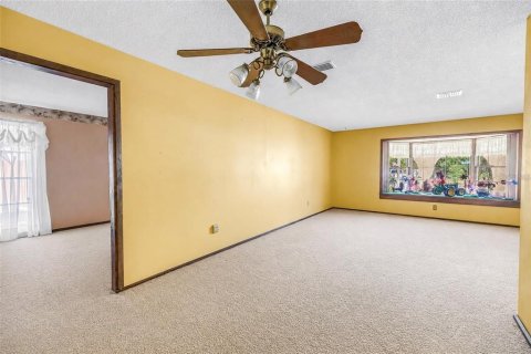 House in Largo, Florida 3 bedrooms, 278.43 sq.m. № 2221243 - photo 26