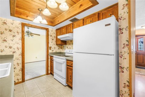 House in Largo, Florida 3 bedrooms, 278.43 sq.m. № 2221243 - photo 29