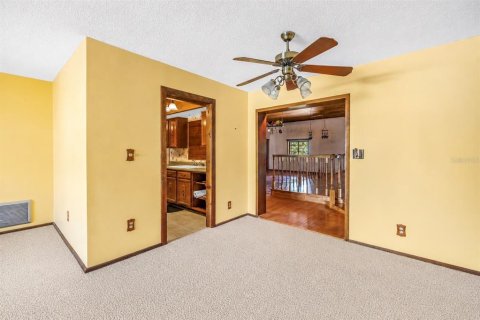 House in Largo, Florida 3 bedrooms, 278.43 sq.m. № 2221243 - photo 25