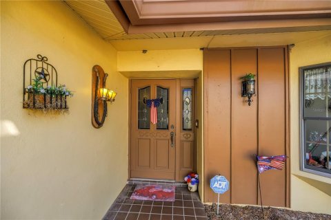 House in Largo, Florida 3 bedrooms, 278.43 sq.m. № 2221243 - photo 8