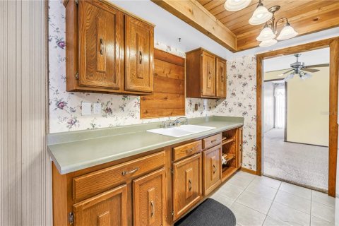 House in Largo, Florida 3 bedrooms, 278.43 sq.m. № 2221243 - photo 30