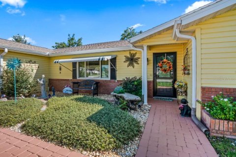 Villa ou maison à vendre à Summerfield, Floride: 2 chambres, 172.61 m2 № 2419167 - photo 3