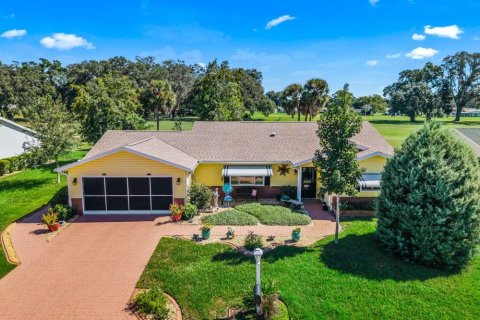 Villa ou maison à Summerfield, Floride 2 chambres, 172.61 m2 № 2419167