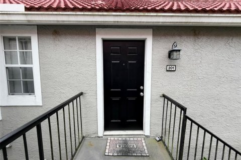 Copropriété à louer à Casselberry, Floride: 2 chambres, 106.93 m2 № 2398275 - photo 3