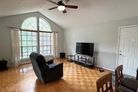 Copropriété à louer à Casselberry, Floride: 2 chambres, 106.93 m2 № 2398275 - photo 4