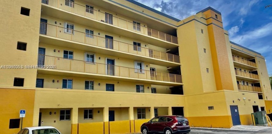 Condominio en Miami, Florida, 2 dormitorios  № 2020348