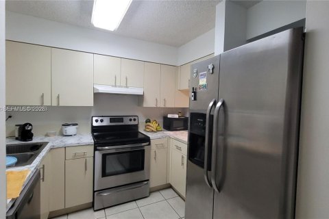 Condominio en alquiler en Miami, Florida, 2 dormitorios, 84.73 m2 № 2020348 - foto 4