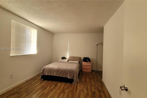 Condominio en alquiler en Miami, Florida, 2 dormitorios, 84.73 m2 № 2020348 - foto 5