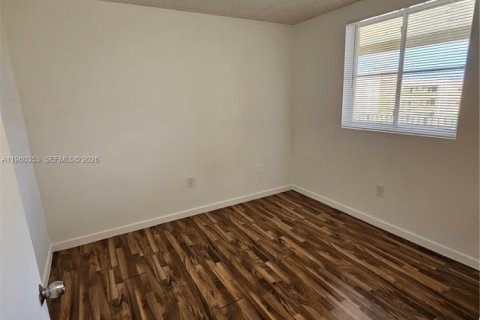 Condominio en alquiler en Miami, Florida, 2 dormitorios, 84.73 m2 № 2020348 - foto 11
