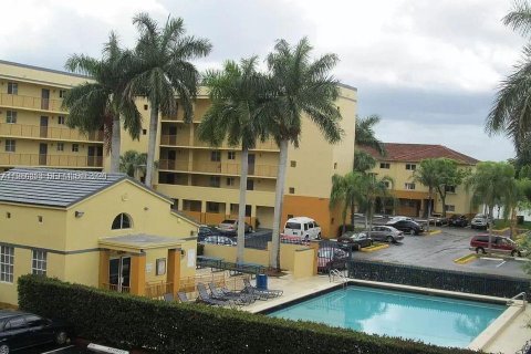 Condominio en alquiler en Miami, Florida, 2 dormitorios, 84.73 m2 № 2020348 - foto 16