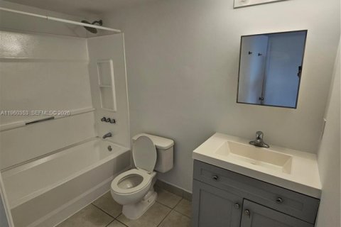 Condominio en alquiler en Miami, Florida, 2 dormitorios, 84.73 m2 № 2020348 - foto 10