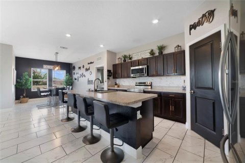Casa en venta en Haines City, Florida, 4 dormitorios, 169.55 m2 № 1805725 - foto 3