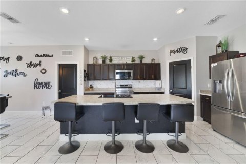 Casa en venta en Haines City, Florida, 4 dormitorios, 169.55 m2 № 1805725 - foto 5