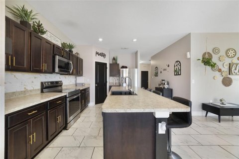 Casa en venta en Haines City, Florida, 4 dormitorios, 169.55 m2 № 1805725 - foto 6